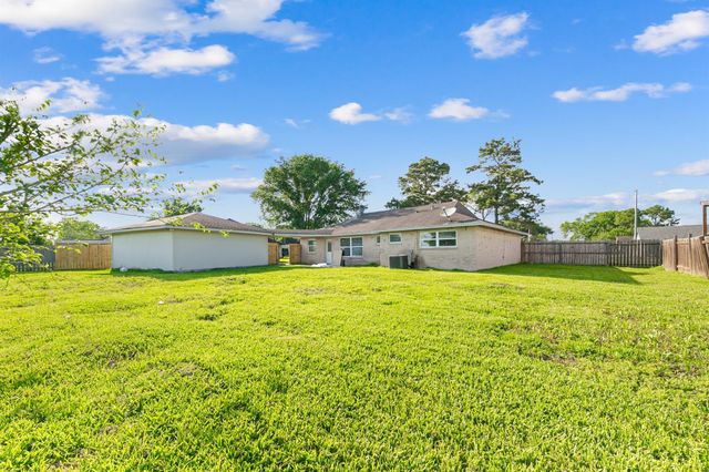 7003 Rockergate Drive, Missouri City, TX 77459