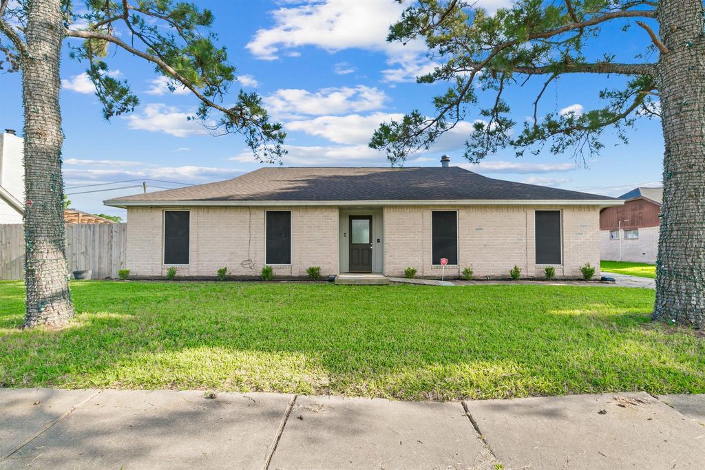 7003 Rockergate Drive, Missouri City, TX 77459
