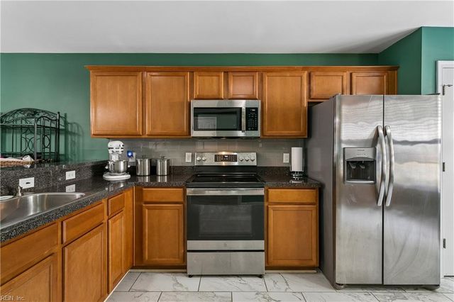 439 Revolution LN, Newport News, VA 23608
