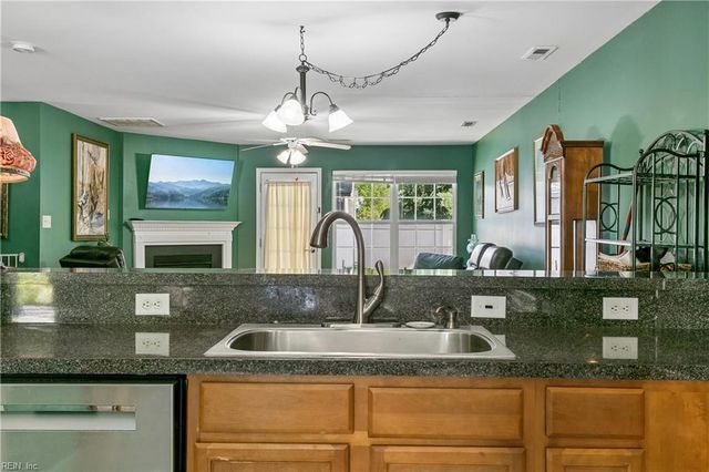 439 Revolution LN, Newport News, VA 23608