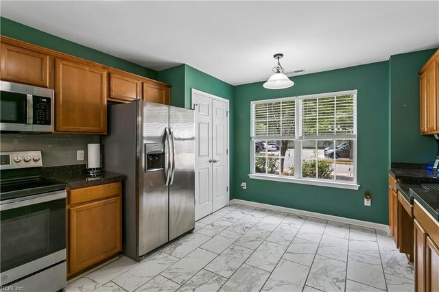 439 Revolution LN, Newport News, VA 23608