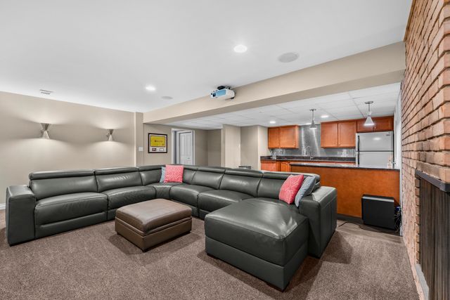 7201 Bingham Road, Bloomfield Hills, MI 48301