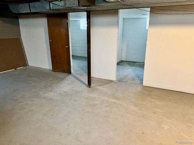 7140 Iowa Street, Detroit, MI 48212