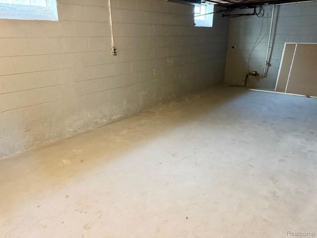 7140 Iowa Street, Detroit, MI 48212