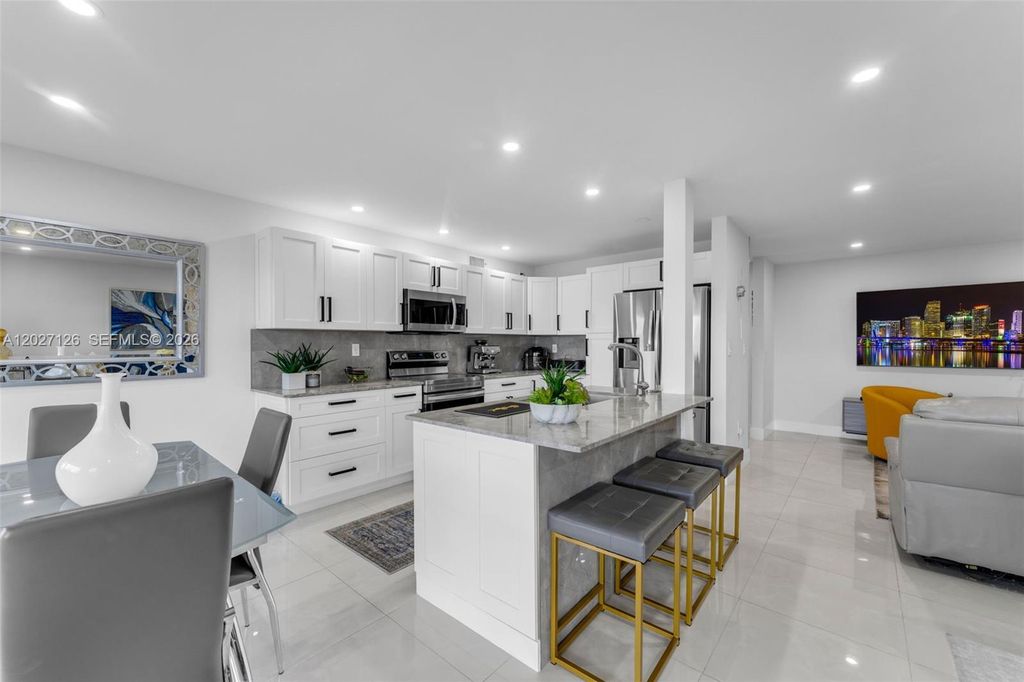 1350 SW 122nd Avenue 415, Miami, FL 33184
