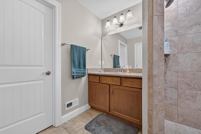 10421 Prairie Crossing DRIVE, Franksville, WI 53126