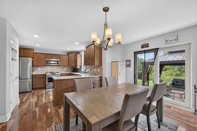10421 Prairie Crossing DRIVE, Franksville, WI 53126