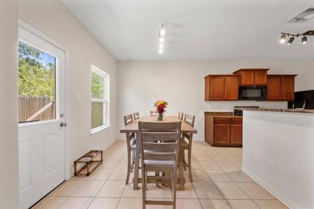 1327 Diamond Drape Drive, Rosharon, TX 77583