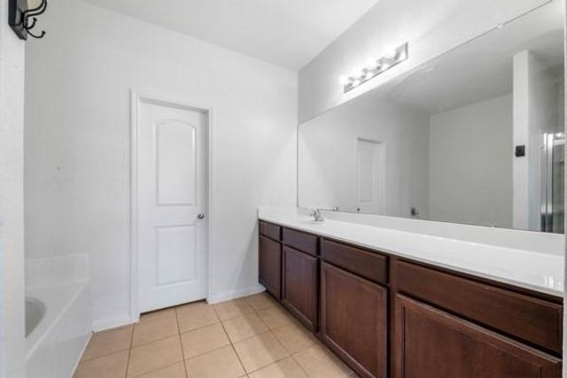 1327 Diamond Drape Drive, Rosharon, TX 77583