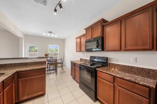 1327 Diamond Drape Drive, Rosharon, TX 77583