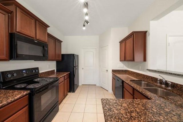 1327 Diamond Drape Drive, Rosharon, TX 77583