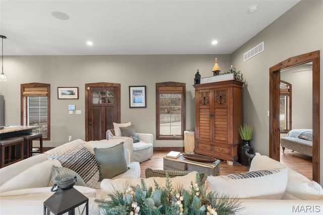 3773 Dunne Spring Road, Washington, MO 63090