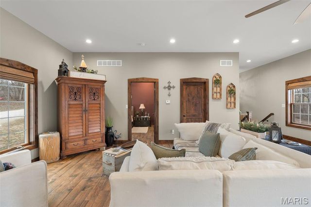 3773 Dunne Spring Road, Washington, MO 63090