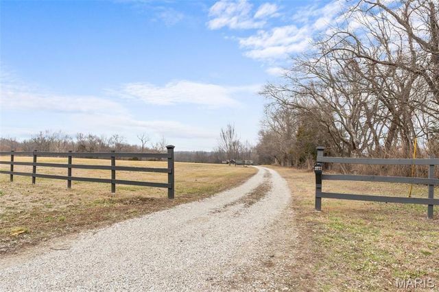 3773 Dunne Spring Road, Washington, MO 63090