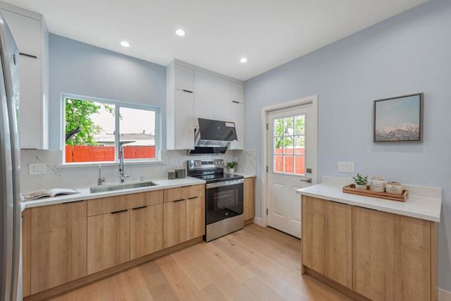 2514 Parkland Court, Santa Clara, CA 95051