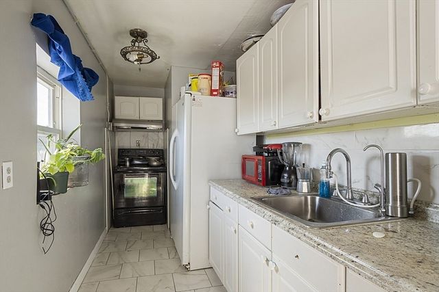 324-326 Broadway, Lawrence, MA 01841