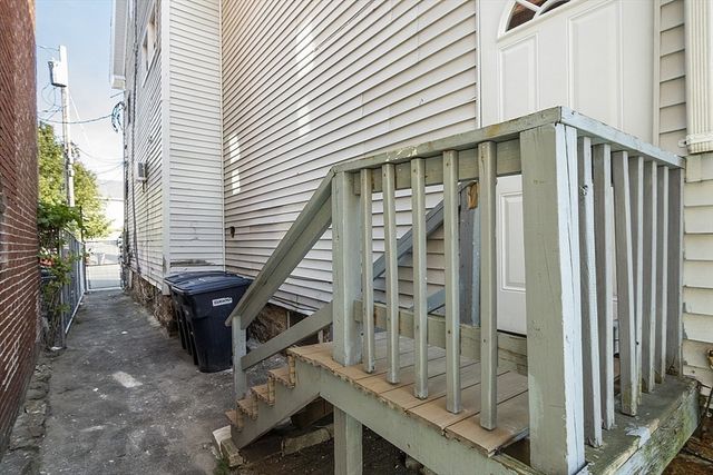 324-326 Broadway, Lawrence, MA 01841