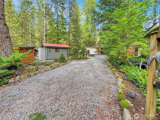 21 Drial Loop, Deming, WA 98244