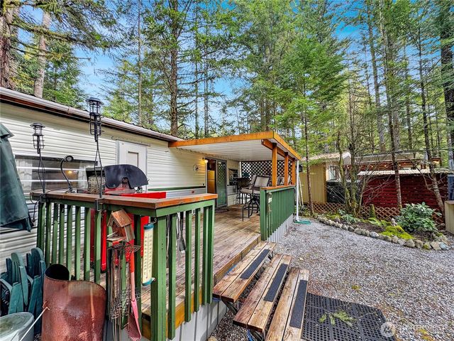 21 Drial Loop, Deming, WA 98244