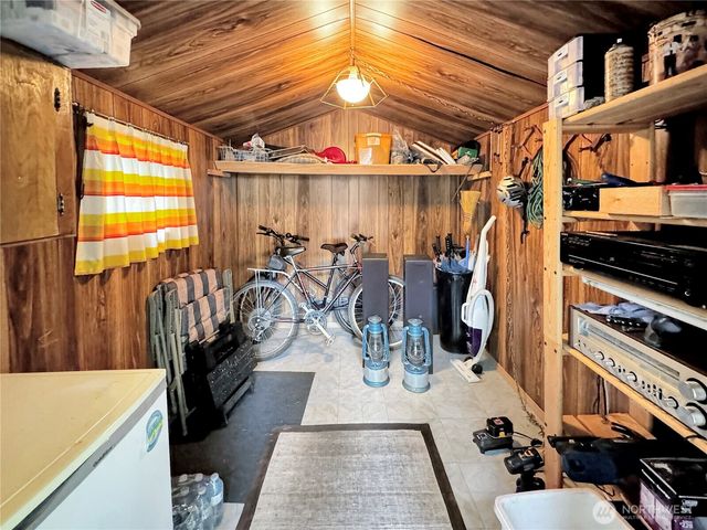 21 Drial Loop, Deming, WA 98244