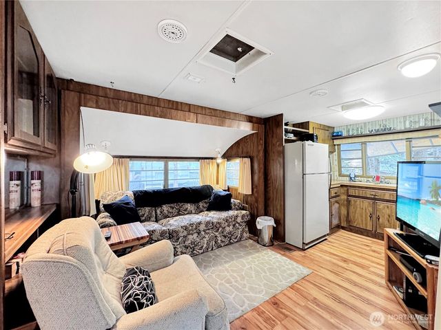 21 Drial Loop, Deming, WA 98244