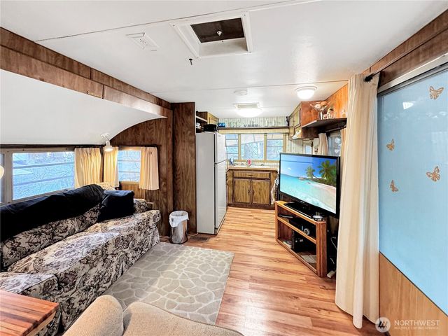 21 Drial Loop, Deming, WA 98244