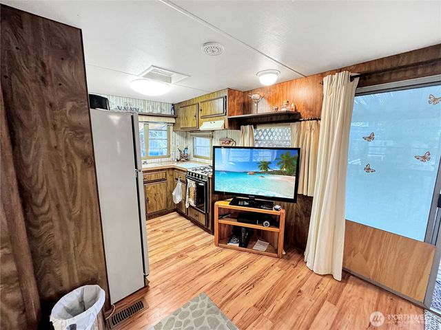 21 Drial Loop, Deming, WA 98244