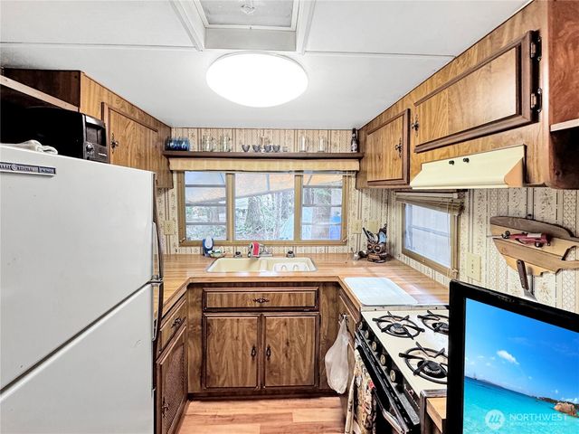 21 Drial Loop, Deming, WA 98244