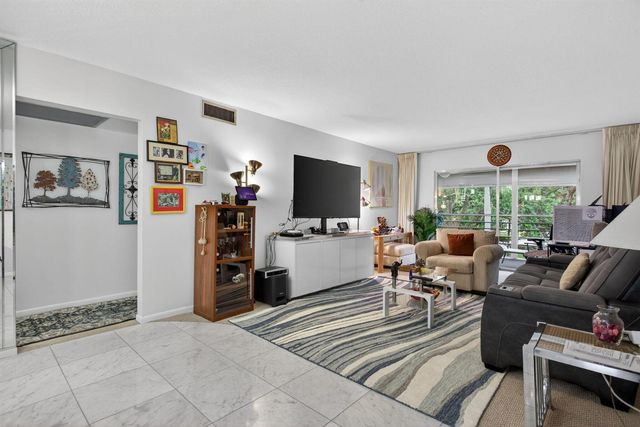 3002 Portofino Isle E3, Coconut Creek, FL 33066