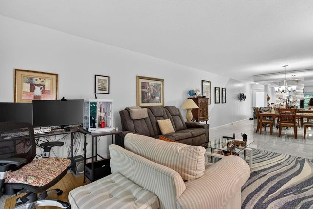 3002 Portofino Isle E3, Coconut Creek, FL 33066