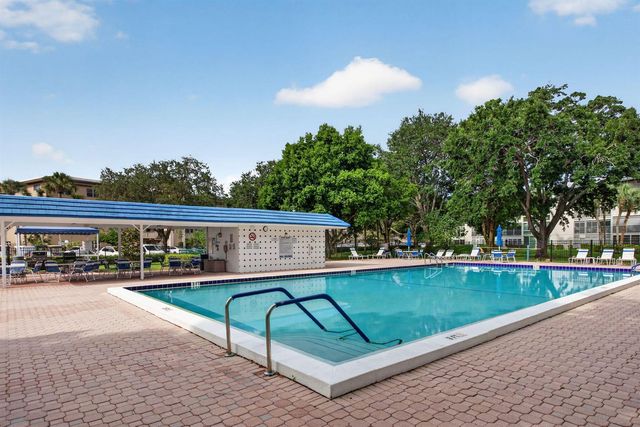 3002 Portofino Isle E3, Coconut Creek, FL 33066