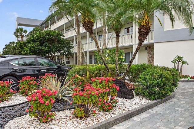 3002 Portofino Isle E3, Coconut Creek, FL 33066