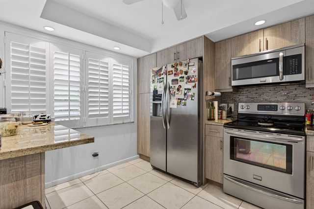 3002 Portofino Isle E3, Coconut Creek, FL 33066