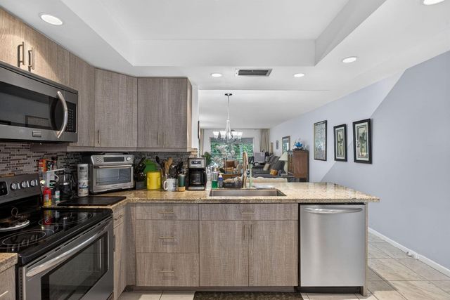 3002 Portofino Isle E3, Coconut Creek, FL 33066