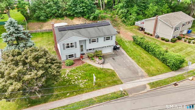 140 Flower Drive, Hamden, CT 06518