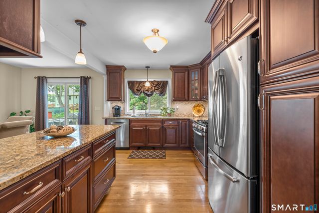 140 Flower Drive, Hamden, CT 06518