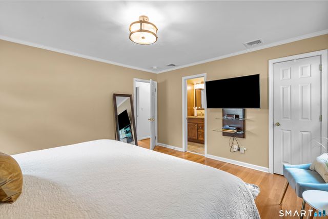 140 Flower Drive, Hamden, CT 06518