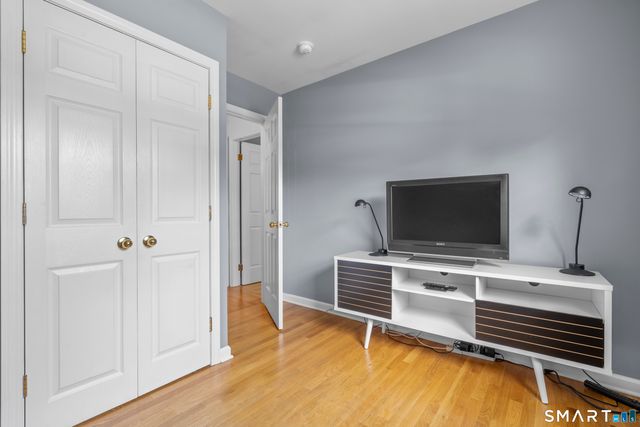 140 Flower Drive, Hamden, CT 06518