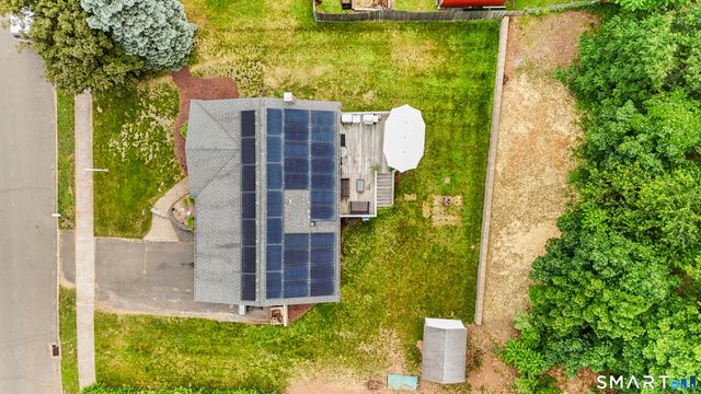 140 Flower Drive, Hamden, CT 06518