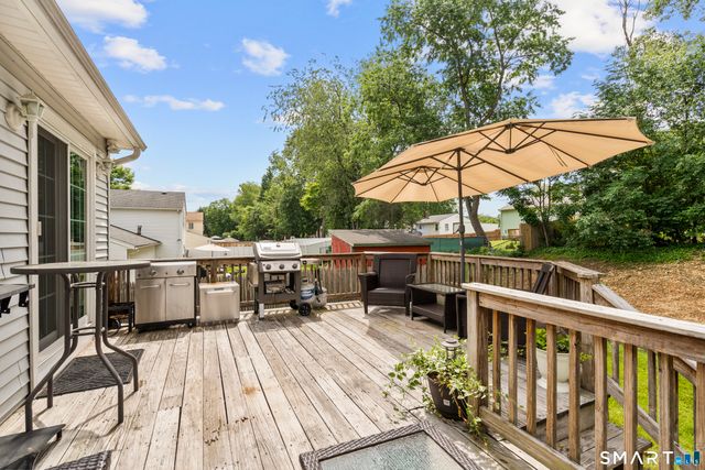 140 Flower Drive, Hamden, CT 06518