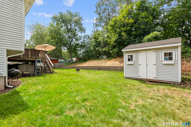 140 Flower Drive, Hamden, CT 06518