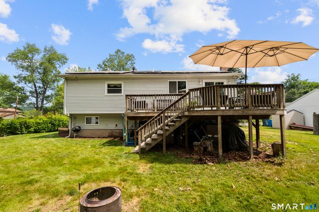 140 Flower Drive, Hamden, CT 06518