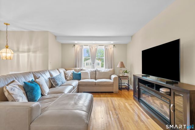 140 Flower Drive, Hamden, CT 06518
