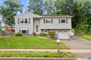 140 Flower Drive, Hamden, CT 06518