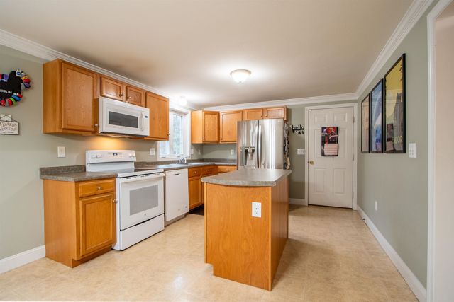 61 Marathon Way, Manchester, NH 03109