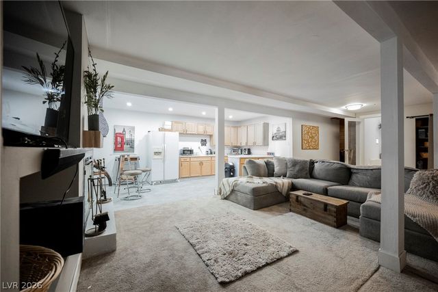 230 West Rochell Drive, Henderson, NV 89015