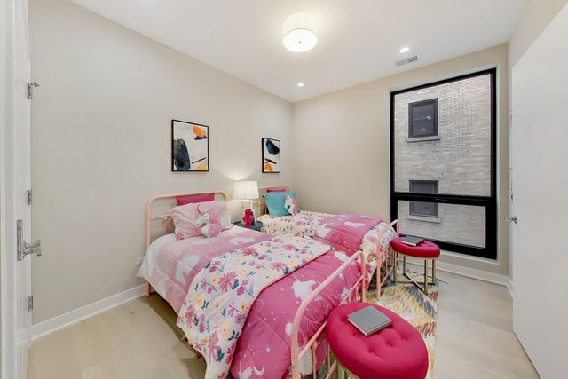 5114 S Kenwood Avenue 3B, Chicago, IL 60615