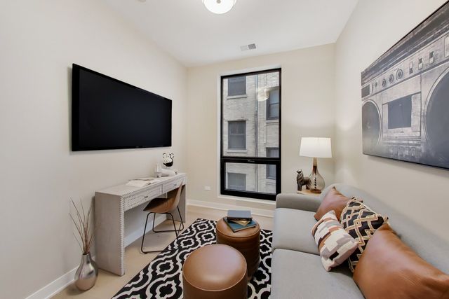 5114 S Kenwood Avenue 3B, Chicago, IL 60615