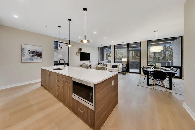 5114 S Kenwood Avenue 3B, Chicago, IL 60615