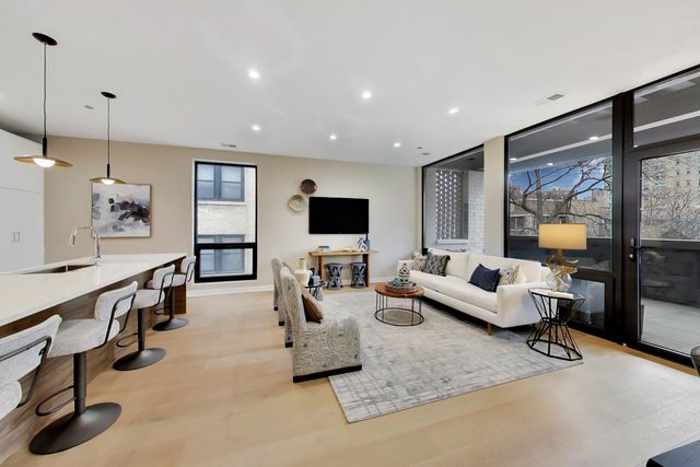 5114 S Kenwood Avenue 3B, Chicago, IL 60615